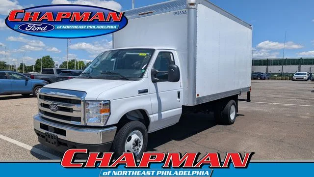 New 2027 Oxford White Ford E-450 DRW image 1