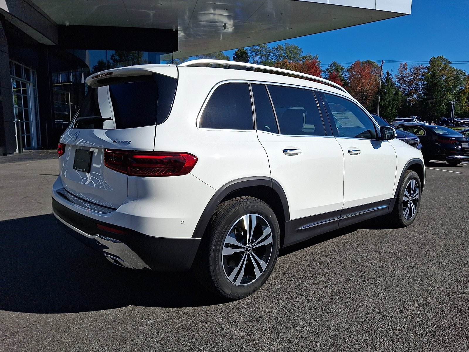 New 2026 Polar White Mercedes-Benz GLB 250 image 27