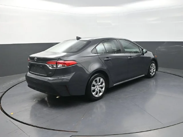 Used 2025  Toyota LE image 8