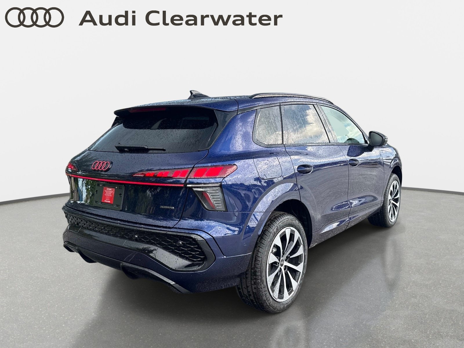 New 2026 Navarra Blue Metallic Audi S line image 4