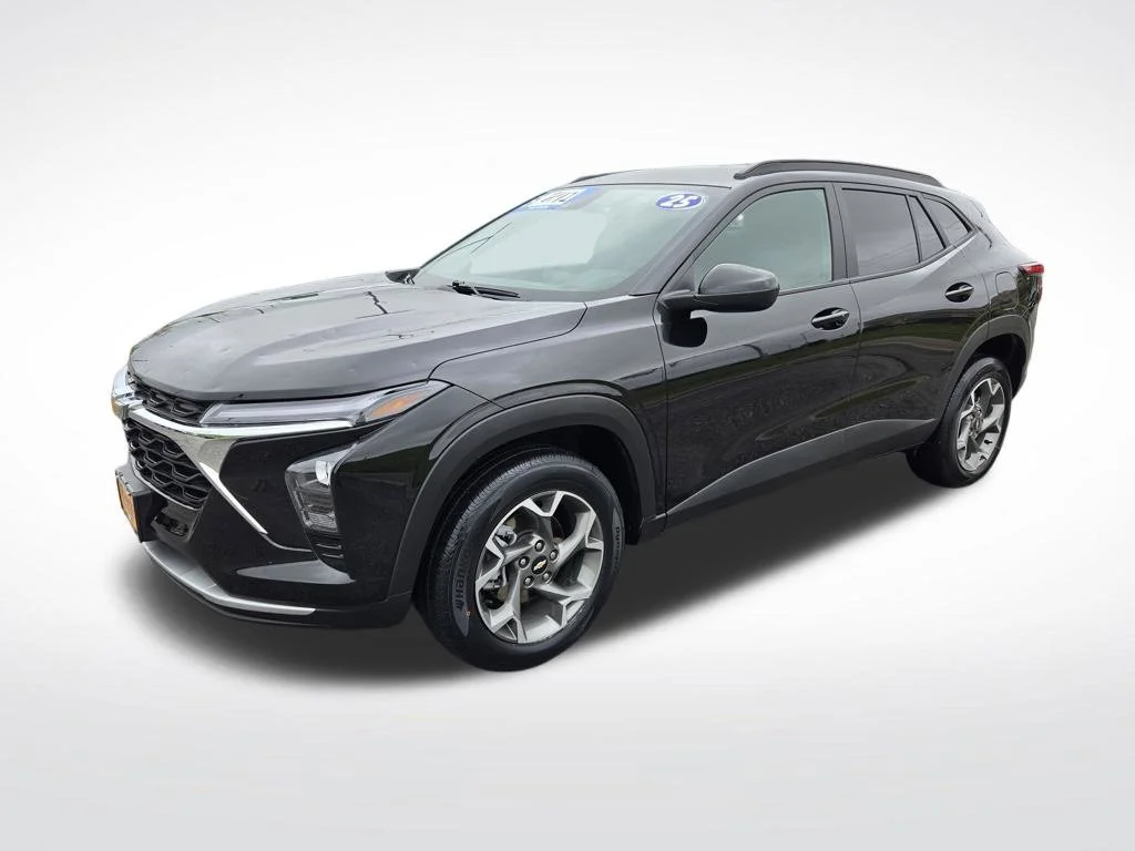 Used 2025 Black Chevrolet LT image 9