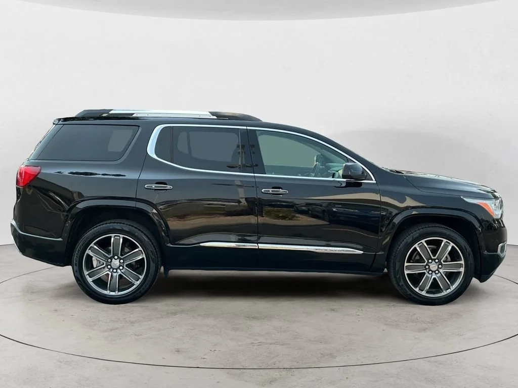 Used 2017 EBONY TWILIGHT METALLIC GMC Denali image 4