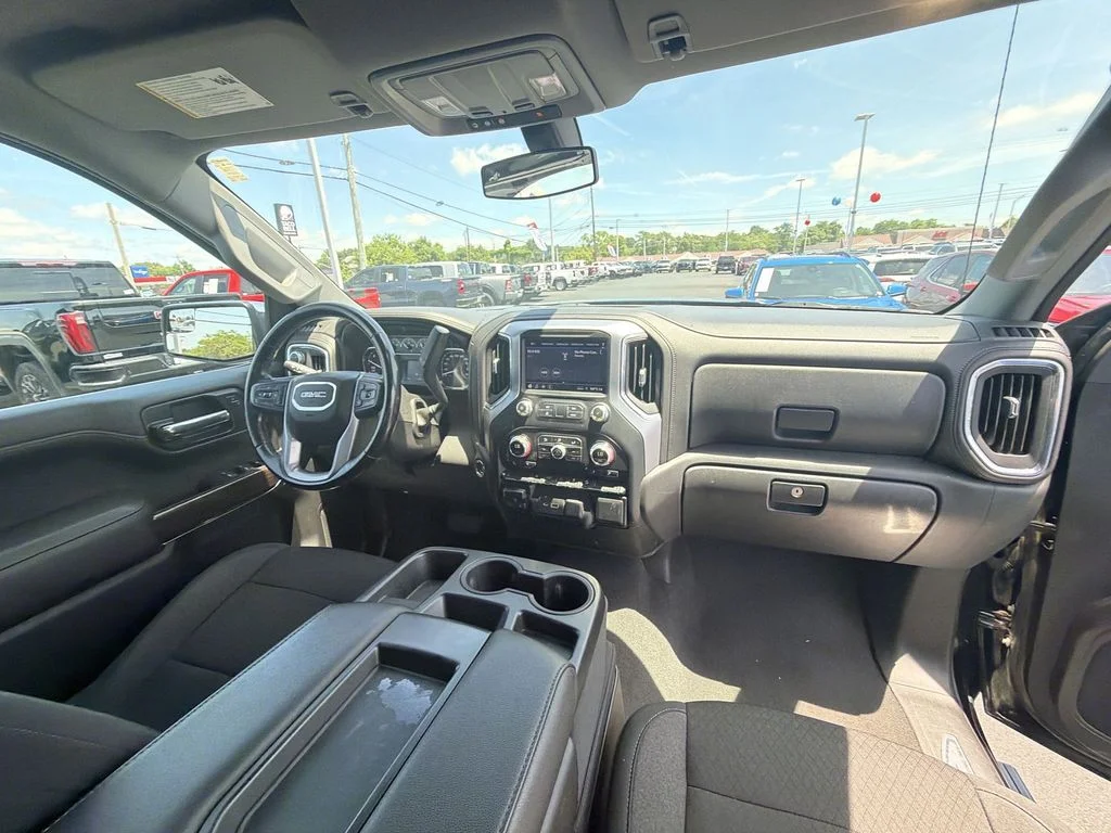 Used 2021 Black GMC SLE image 10