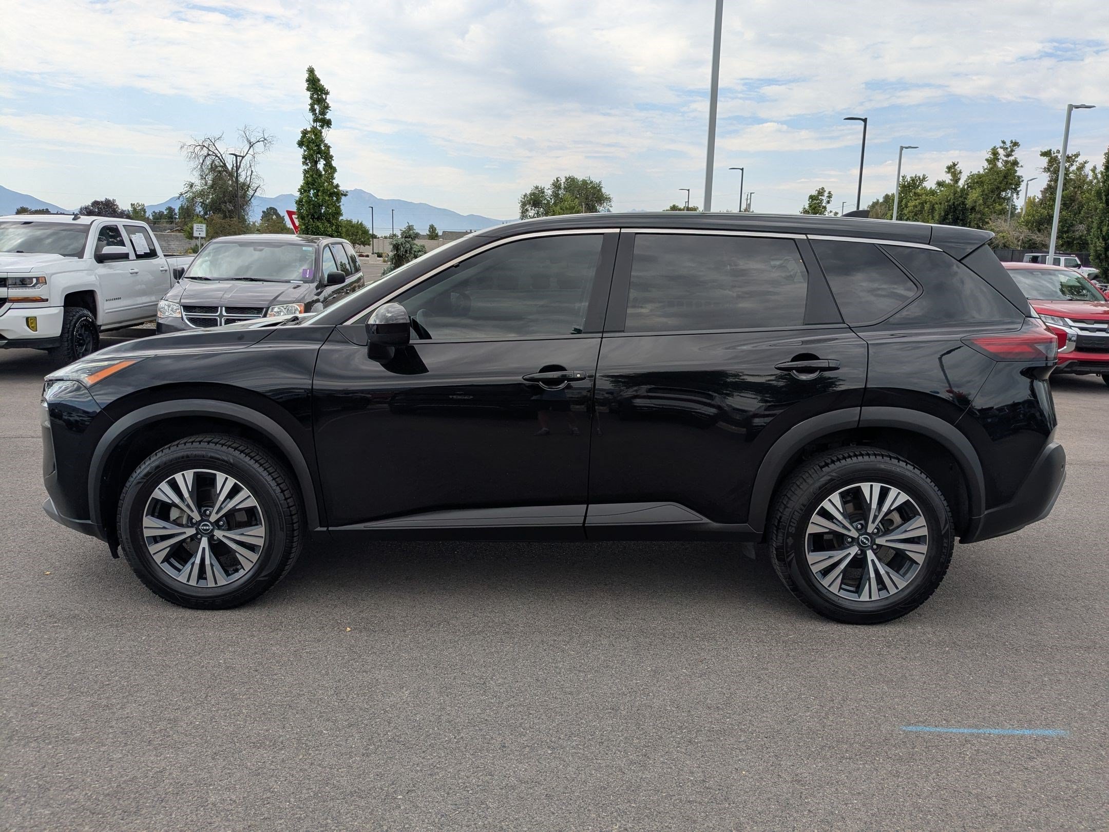 Used 2023 Super Black Nissan SV image 7