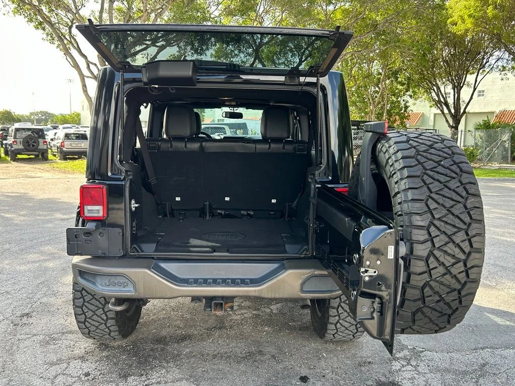Certified Used 2017 Black Jeep Unlimited Sahara image 38