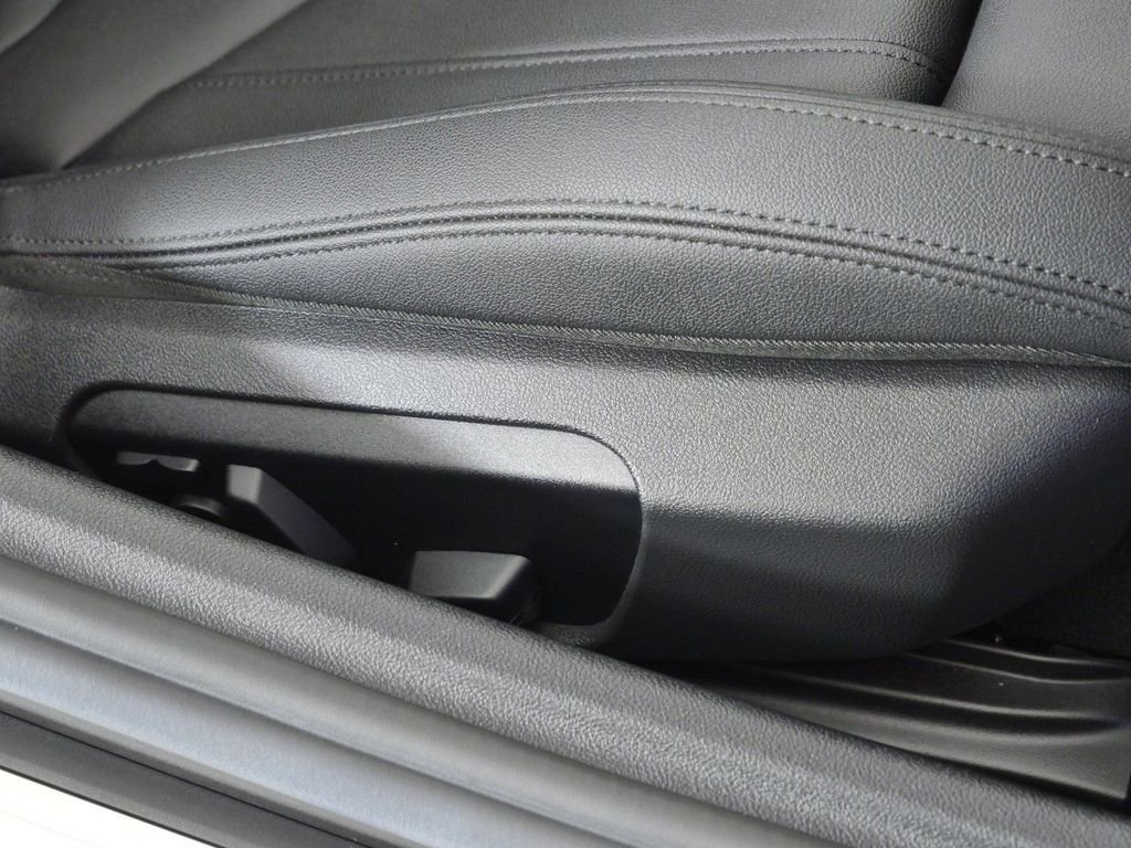 Used 2020 Blue BMW sDrive M40i image 23