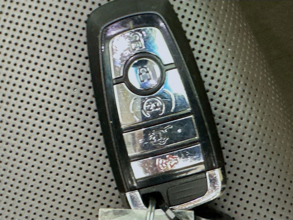 Used 2020 Magnetic Gray Lincoln Reserve image 39