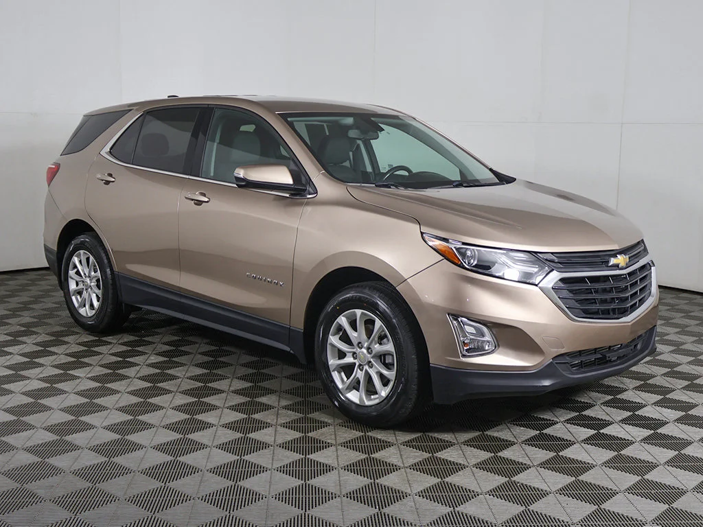 Used 2019 Chevrolet Equinox LT with VIN 2GNAXKEV5K6208358 for sale in Parma, OH