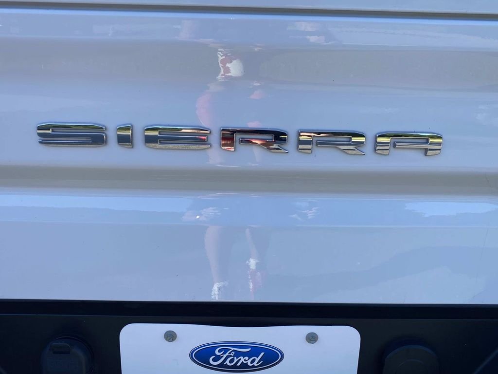 Certified Used 2025 Summit White GMC SLT image 5