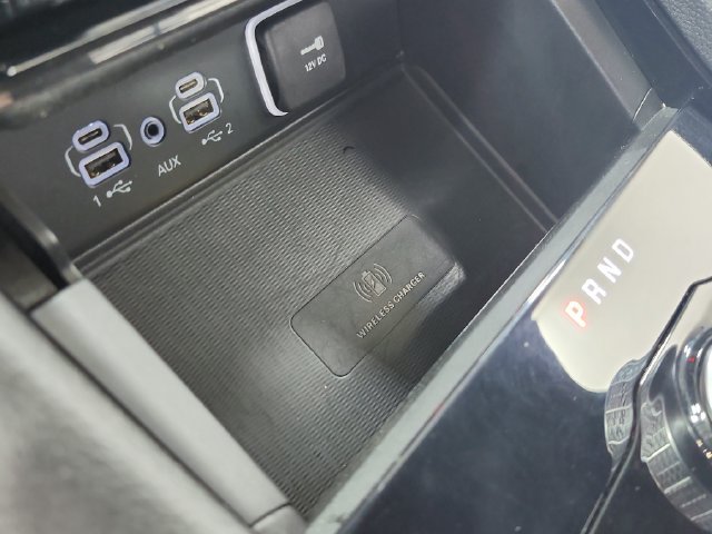 Used 2023 Silver Jeep Altitude image 35