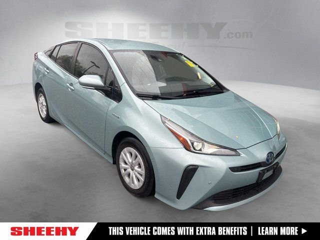 2020 Toyota Prius LE FWD's photo