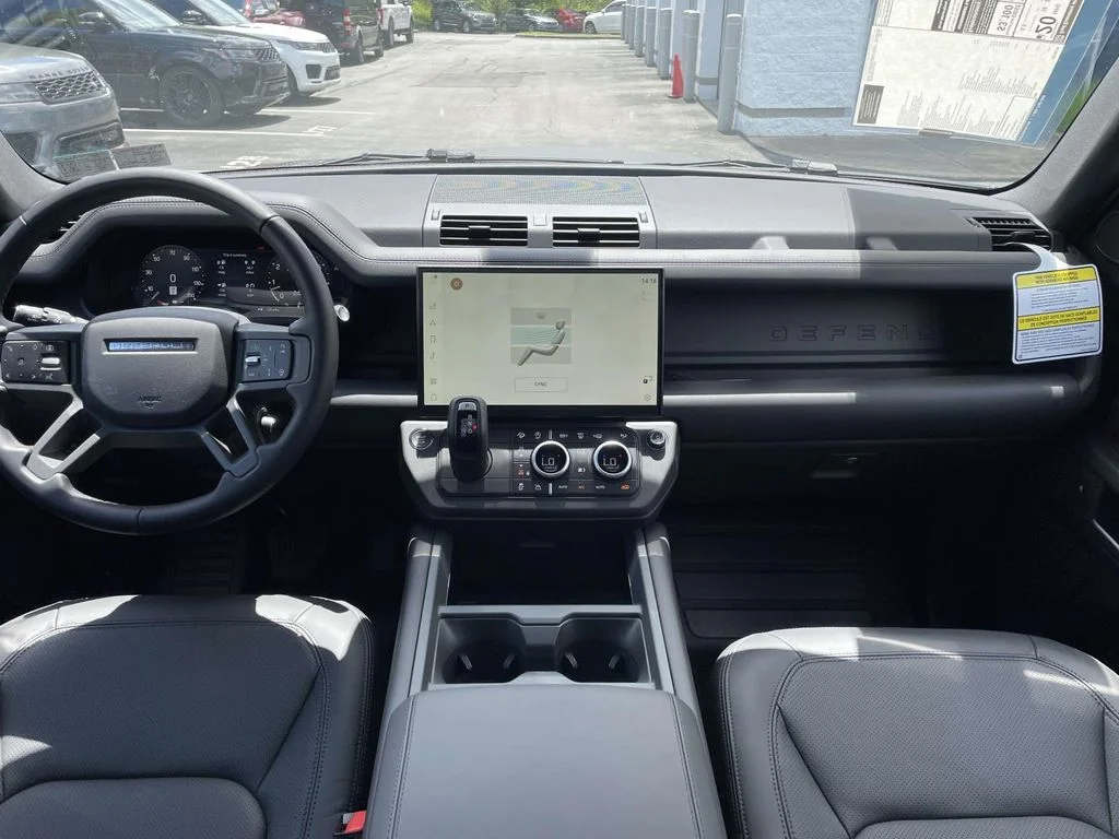 New 2026 Sedona Red Land Rover X-Dynamic SE image 21