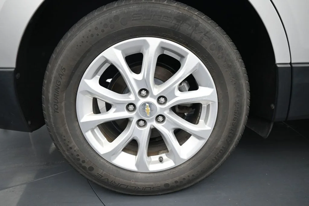 Used 2018 Silver Chevrolet LT image 9