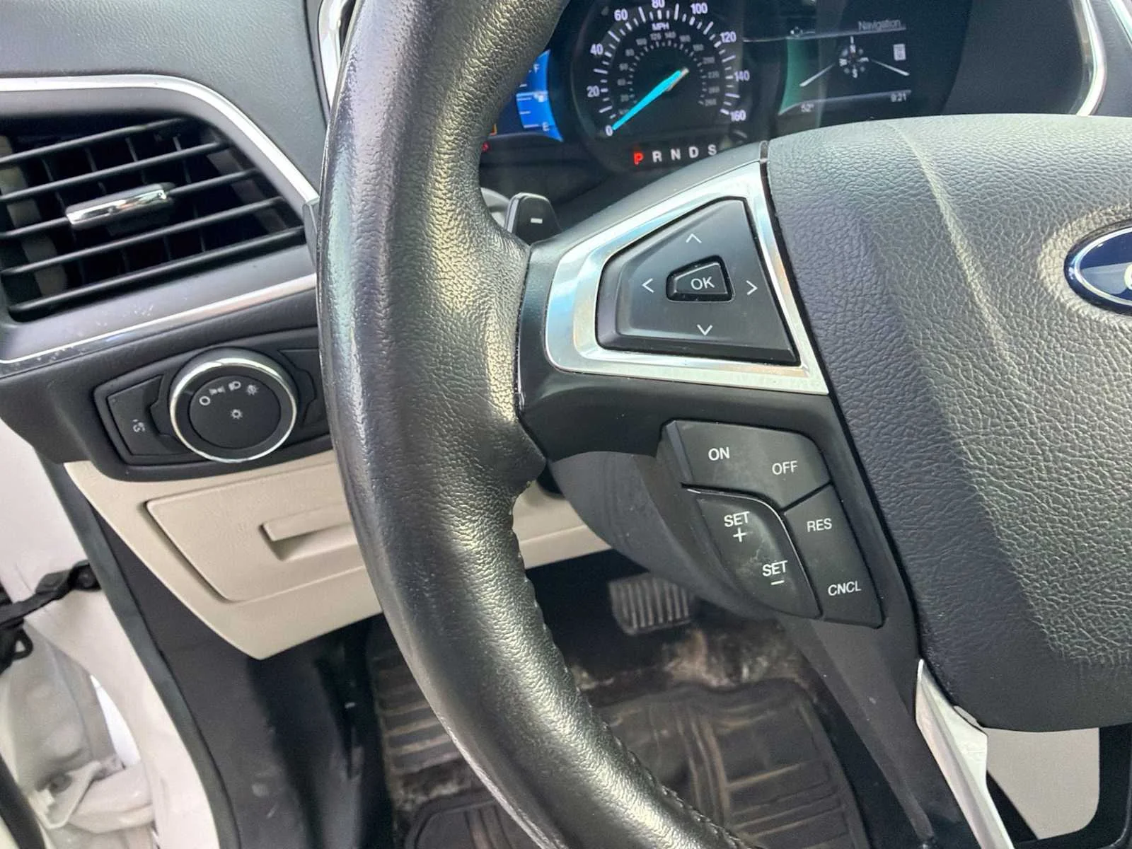 Used 2015 White Platinum Metallic Tri-Coat Ford Titanium image 17