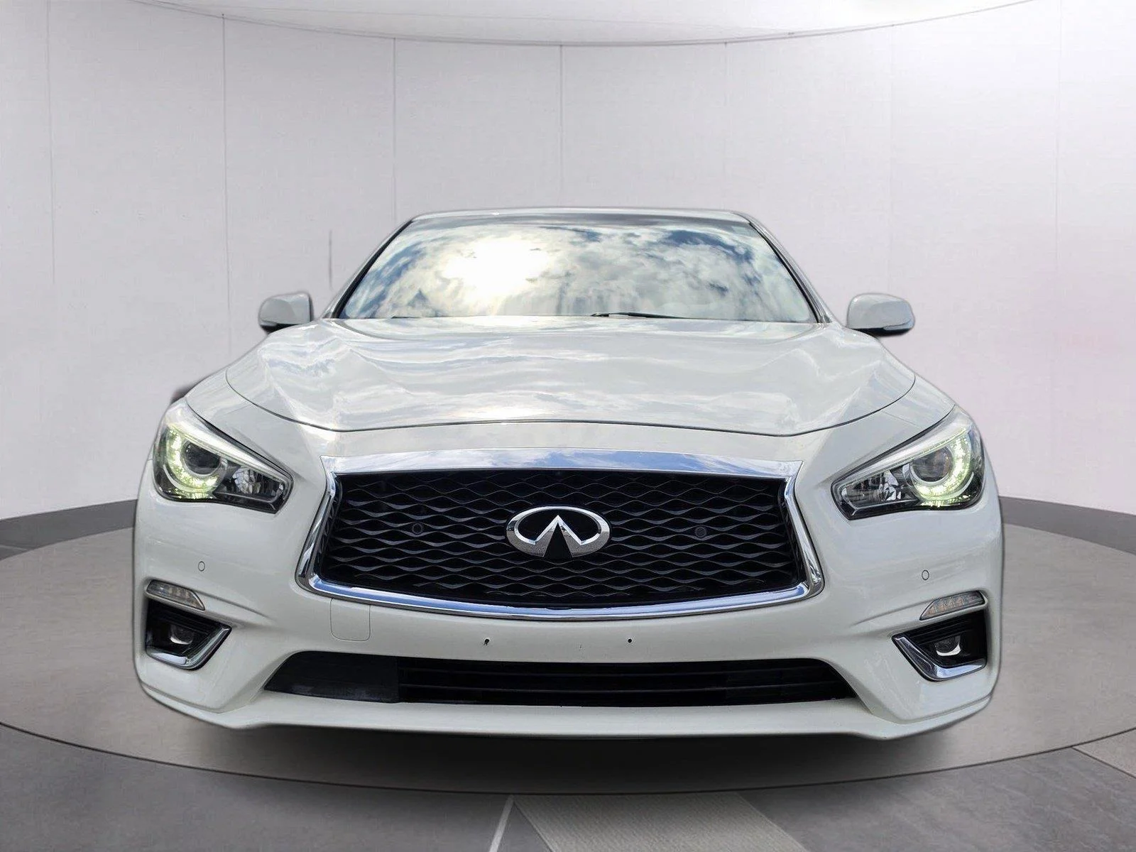 Used 2020 Pure White INFINITI 3.0t LUXE image 9