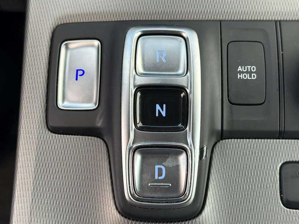Used 2022 White Hyundai SEL image 31