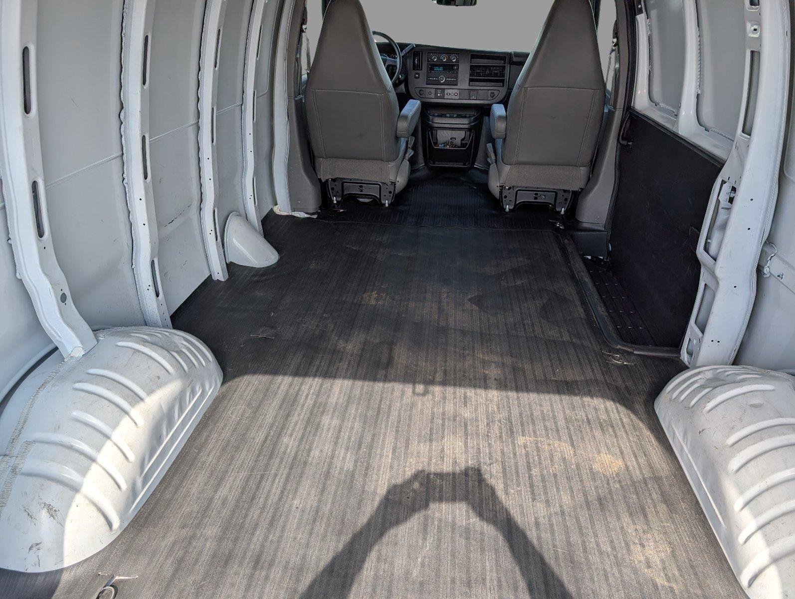 Used 2025 Summit White Chevrolet WT image 32