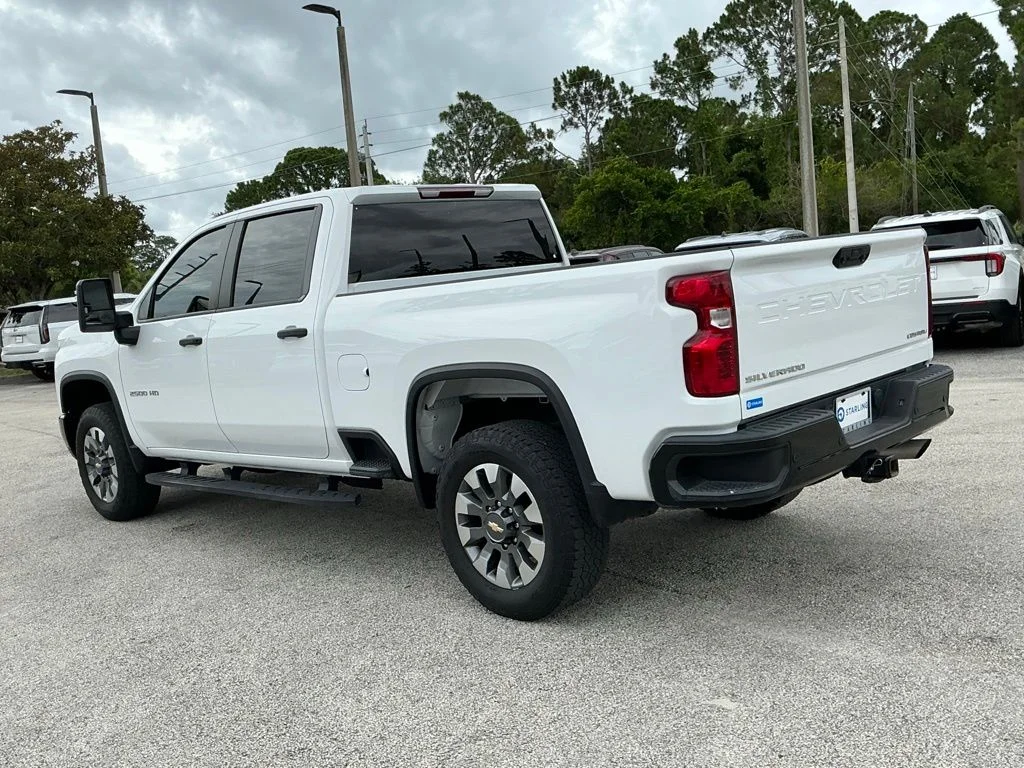 Used 2024 White Chevrolet Custom image 4