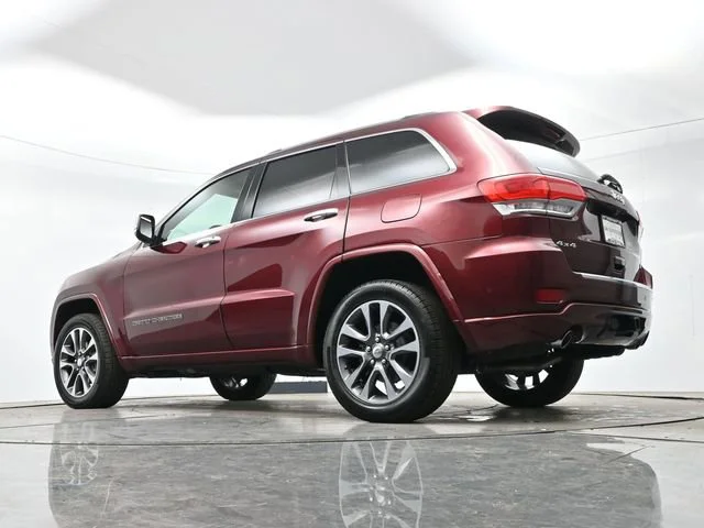 Used 2018 Velvet Red Pearlc Jeep Overland image 29
