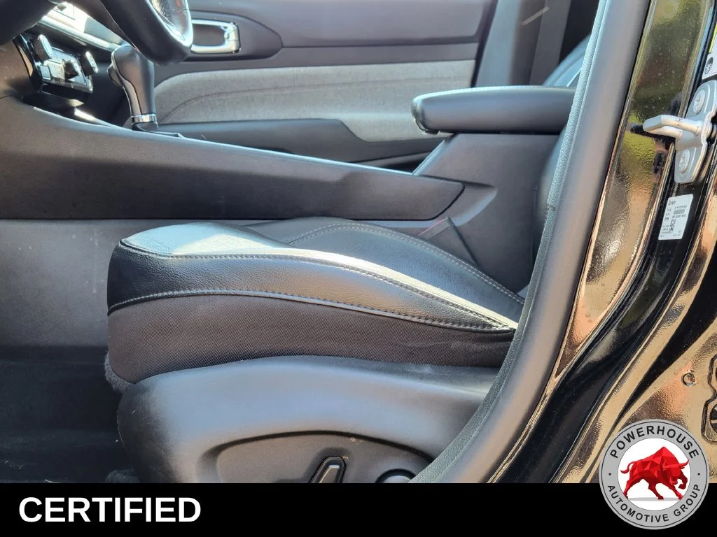 Used 2022 Black Jeep Latitude Lux image 25