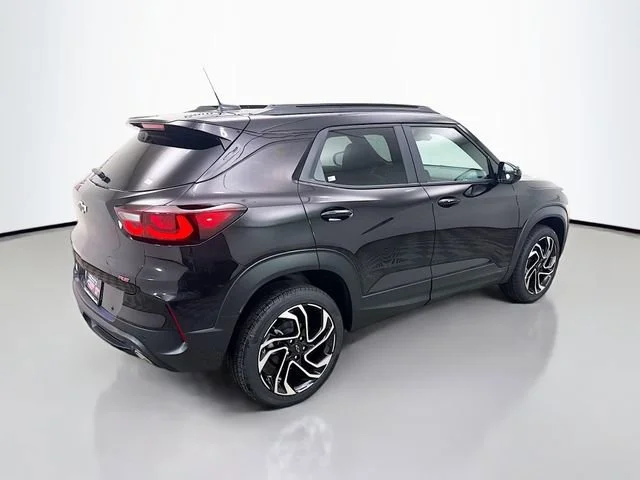 New 2026 Mosaic Black Metallic Chevrolet RS image 9