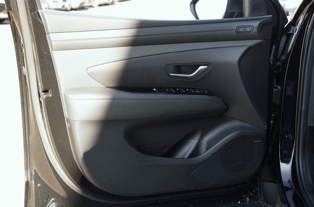 New 2025 Phantom Black Hyundai Limited image 11