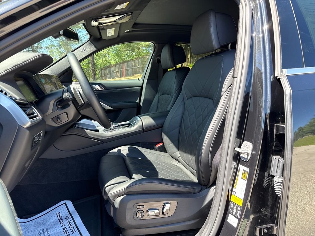 Used 2023 Black BMW xDrive40i image 12