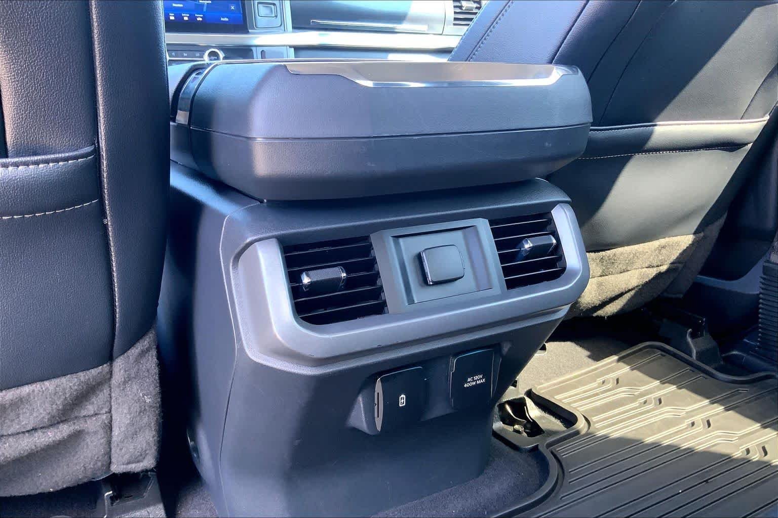 Used 2023 Iconic Silver Metallic Ford LARIAT image 36