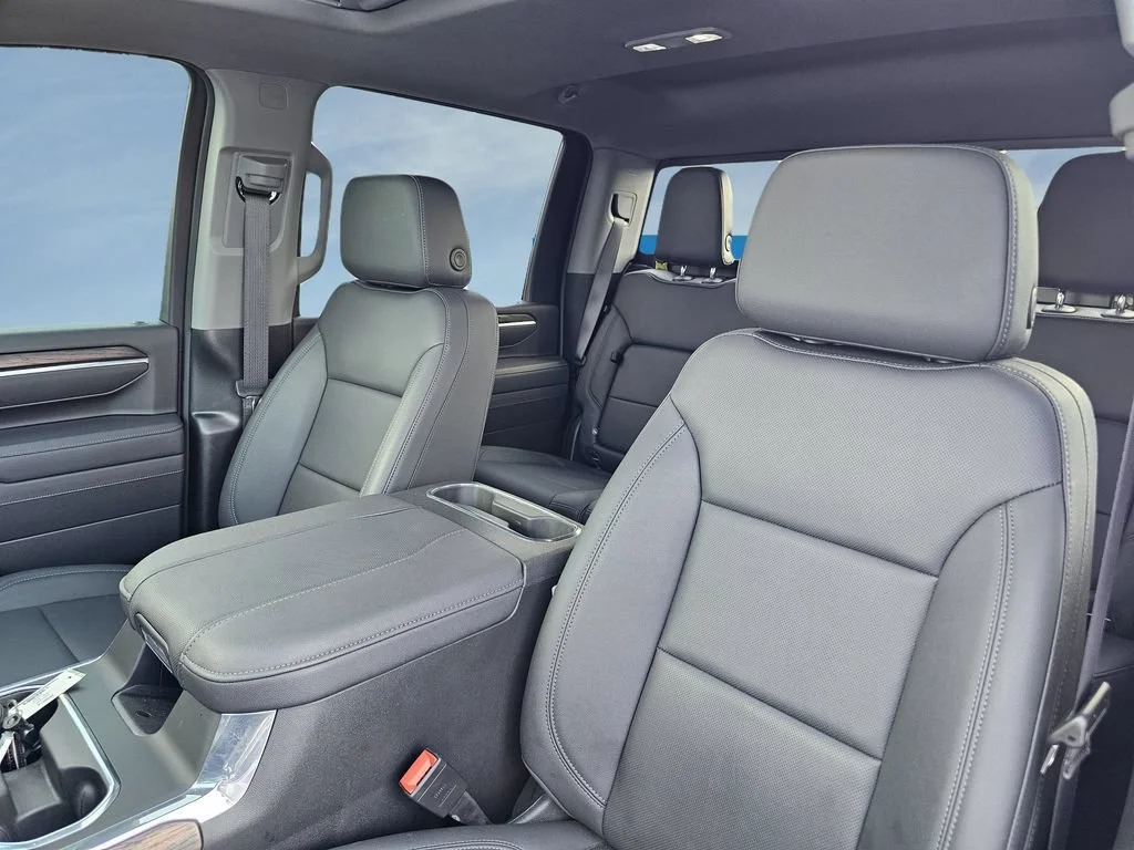 Used 2025 Sterling Metallic GMC SLT image 18