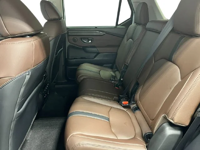 New 2026 Platinum White Pearl Honda Touring image 25