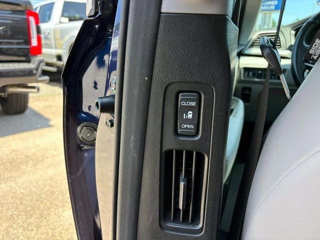 Certified Used 2020 Blue Honda EX-L image 14