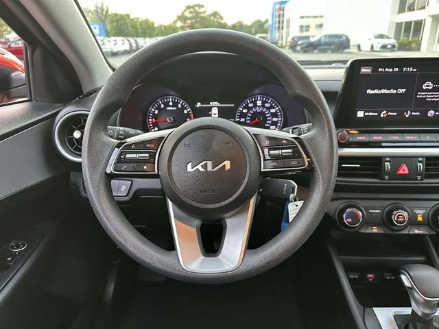 Used 2023 Fire Kia LXS image 13