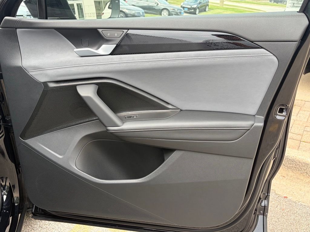 New 2026 Deep Black Pearl Volkswagen 2.0T SE image 14