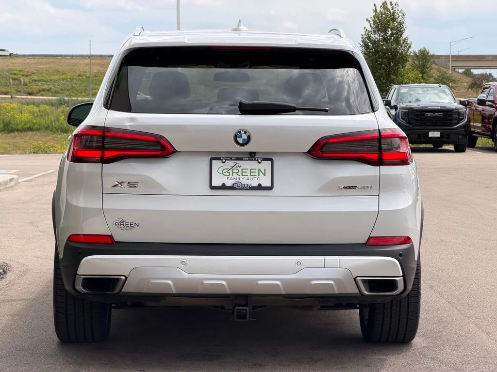 Used 2019 White BMW xDrive40i image 8