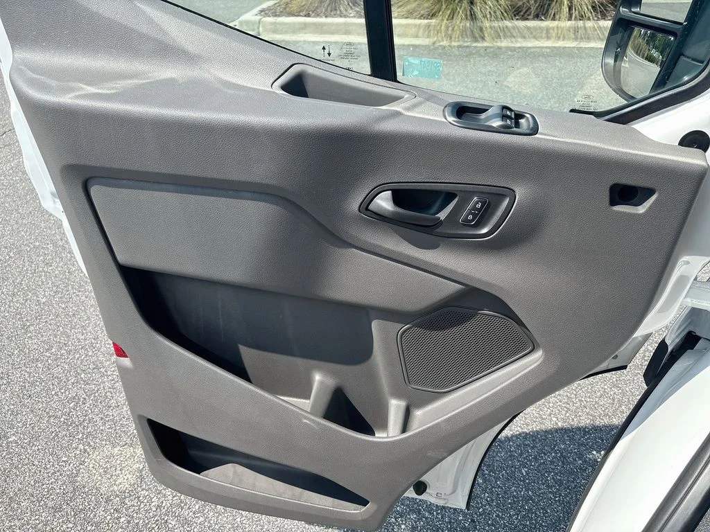 Used 2025 White Ford Base image 27