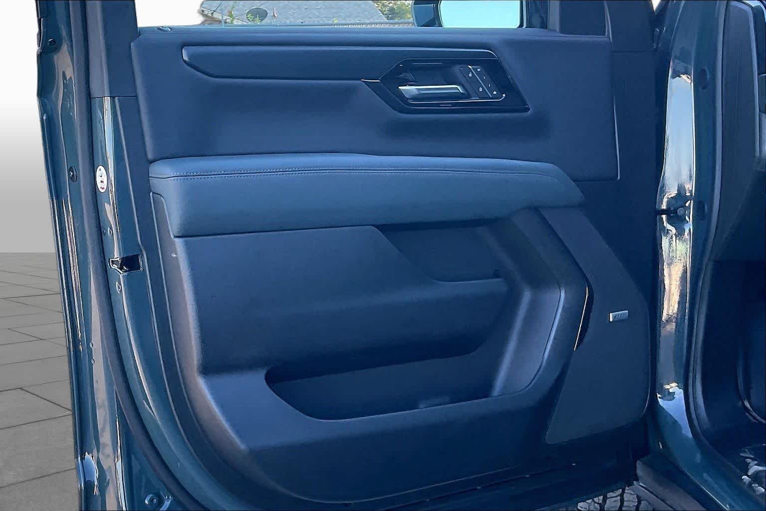 Used 2026 Midnight Pine GMC AT4 image 21