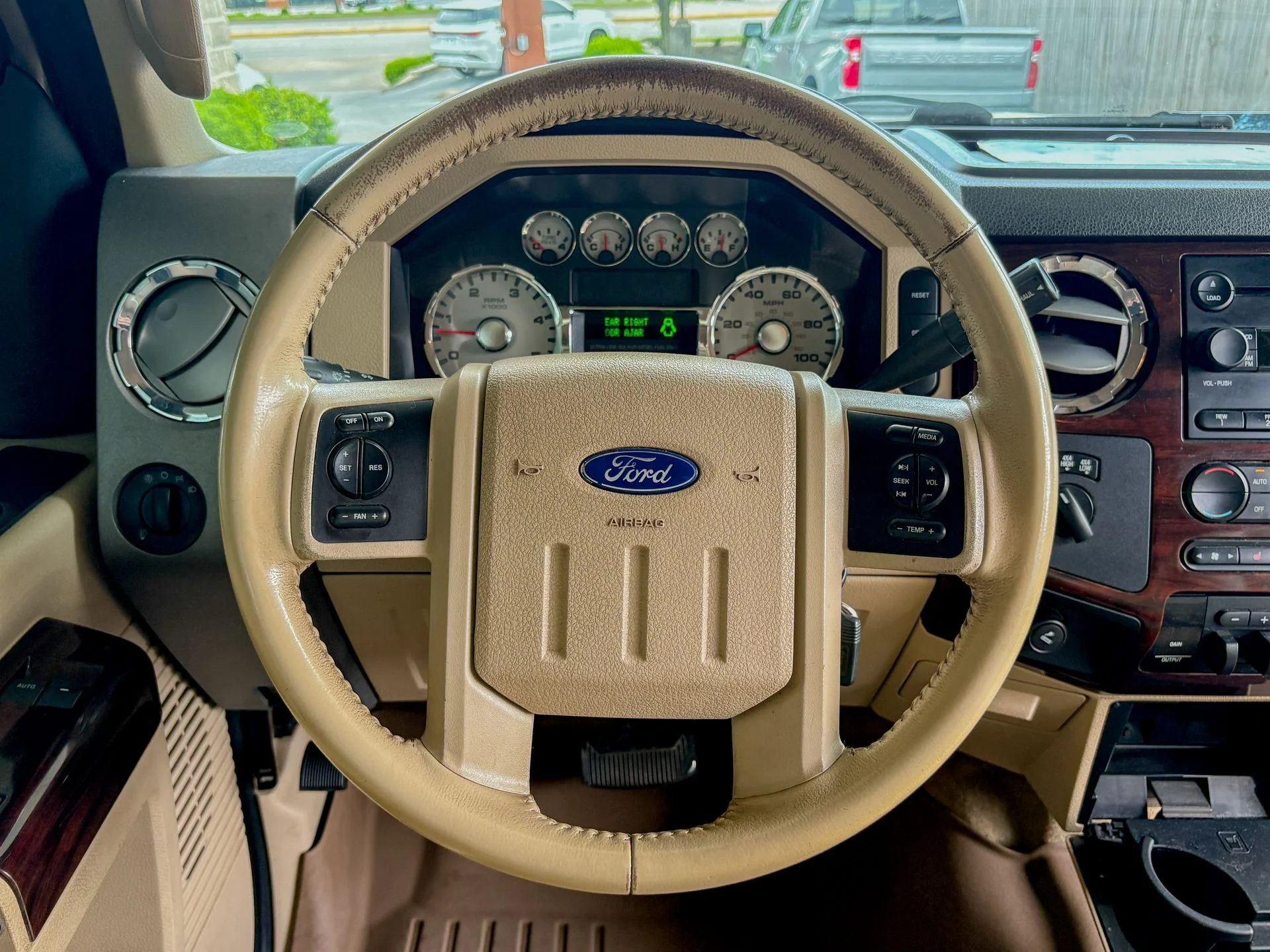Used 2008 Gold Ford Lariat image 28