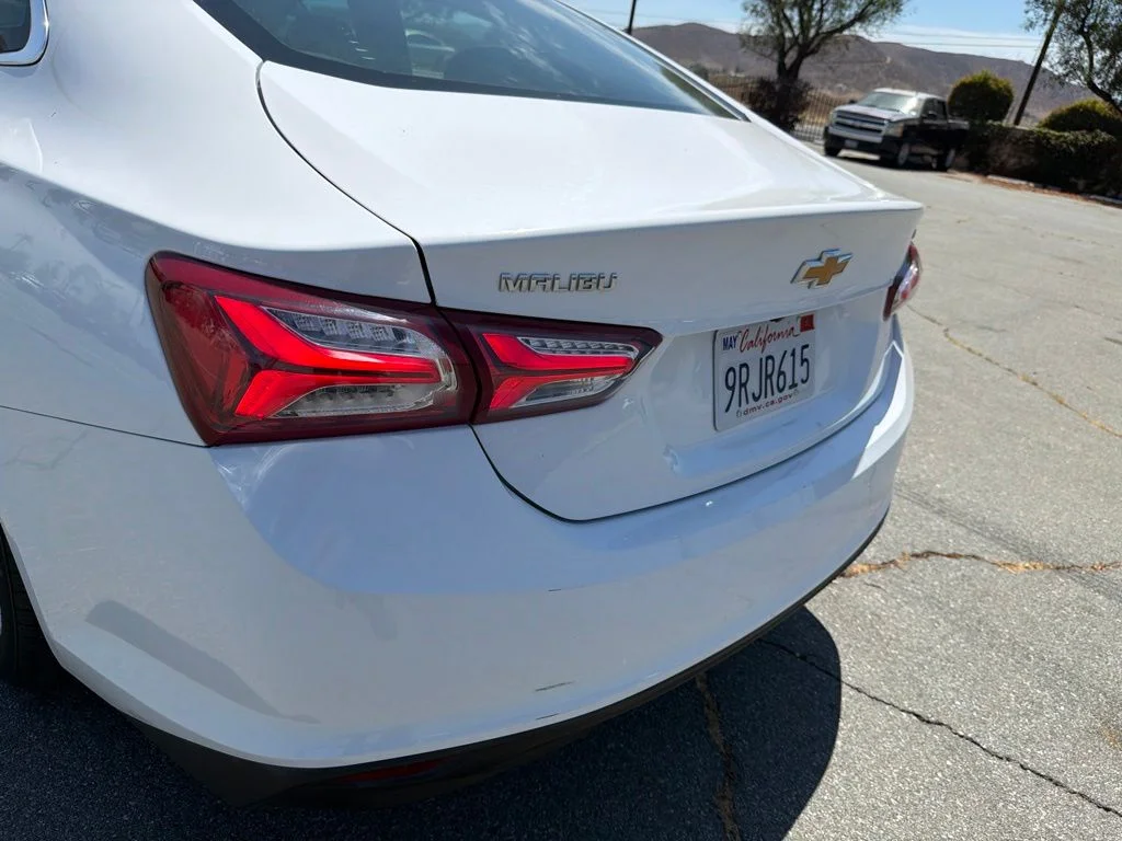 Used 2022 White Chevrolet LT image 9