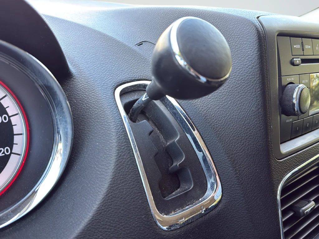 Used 2015 Silver Dodge SE image 28
