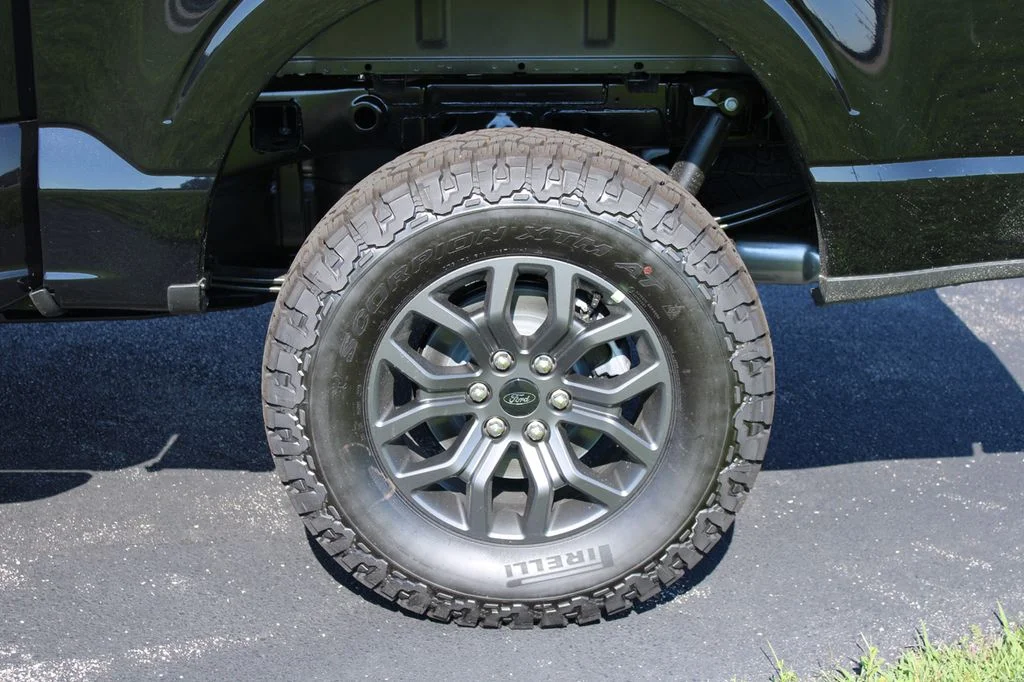New 2026 Agate Black Metallic Ford Tremor® image 8