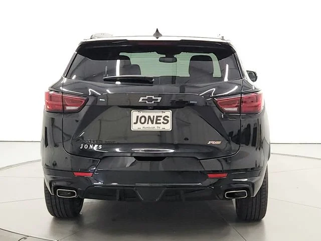 Used 2025 Black Chevrolet RS image 6