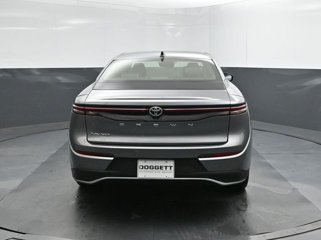 Used 2025  Toyota XLE image 5