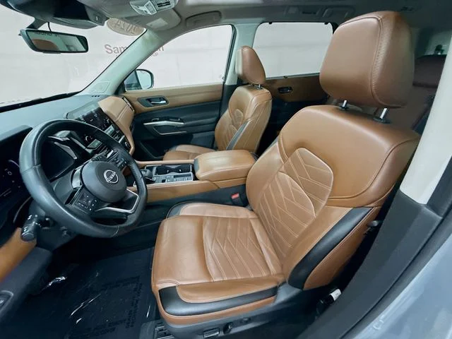 Certified Used 2024 Boulder Gray Pearl Nissan Platinum image 21