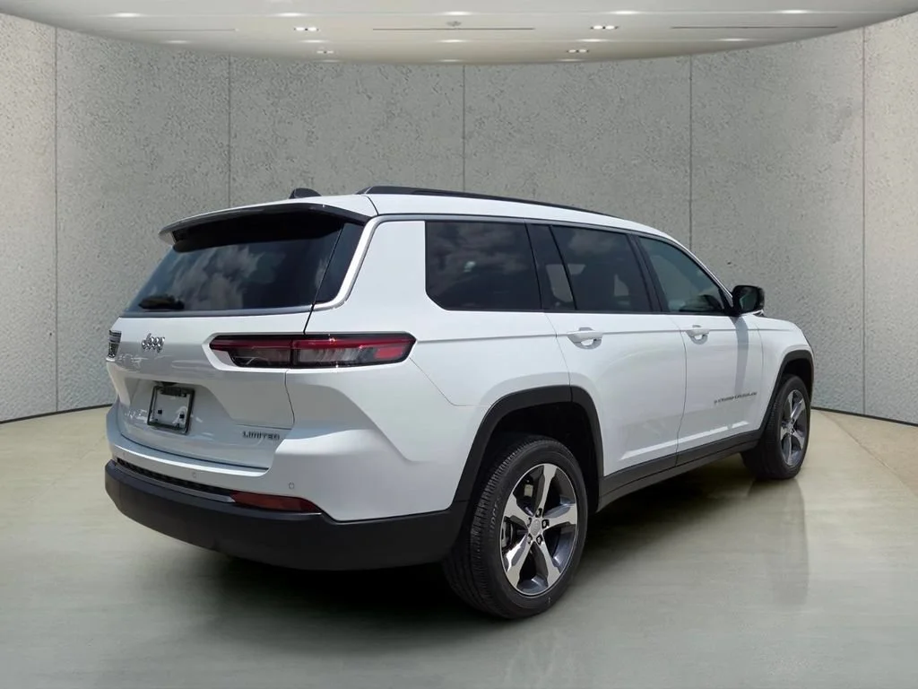 New 2026 Bright White Clear-Coat Exterior Paint Jeep Limited image 4