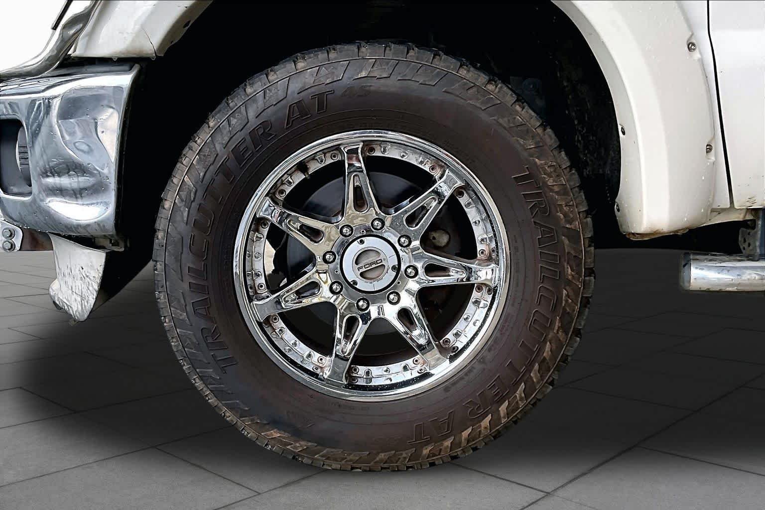 Used 2014 White Platinum Metallic Tri-Coat Ford Lariat image 10