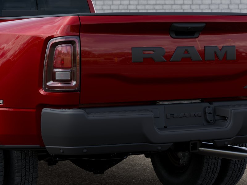 New 2026 Molten Red Pearl-Coat Exterior Paint RAM Tradesman image 39