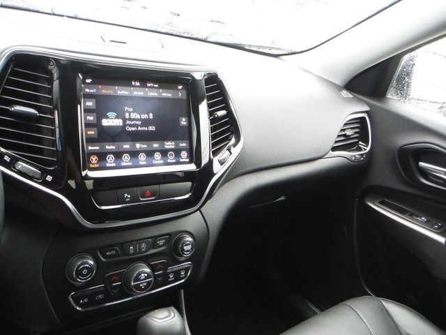Used 2020 Silver Jeep Limited image 22