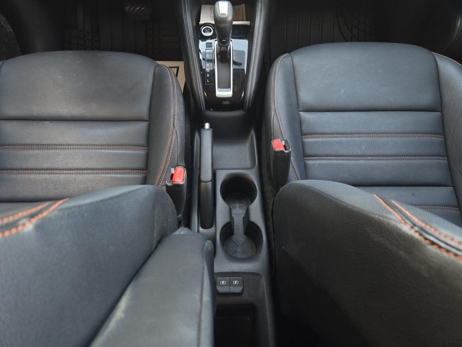 Used 2019 Aspen White Nissan SR image 21