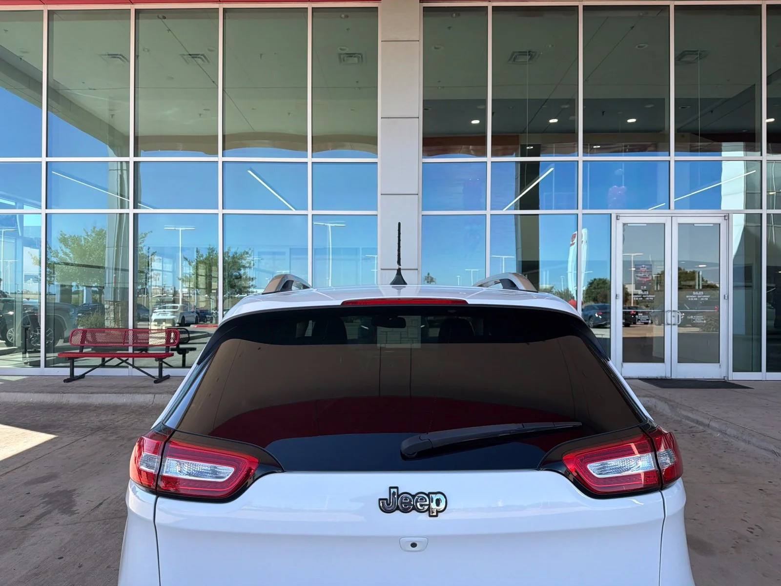 Used 2016 White Jeep Latitude image 16