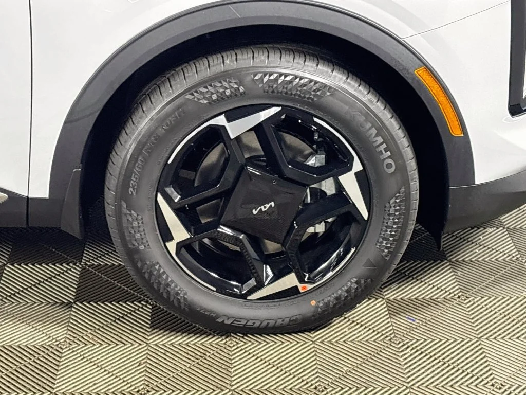 New 2027 Wolf Gray Kia EX image 22